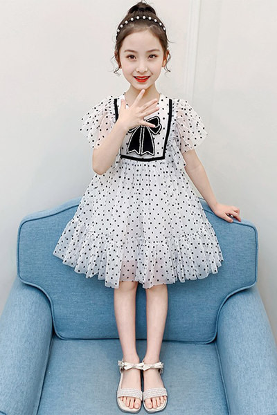 Rövid ujjú, pöttyös gyerekruha