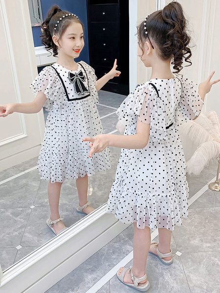 Rövid ujjú, pöttyös gyerekruha