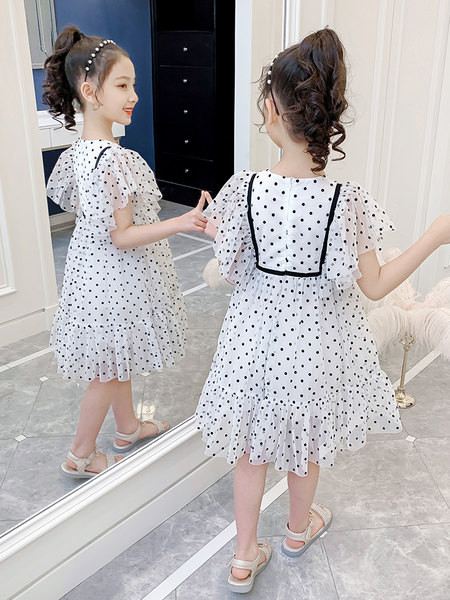 Rövid ujjú, pöttyös gyerekruha