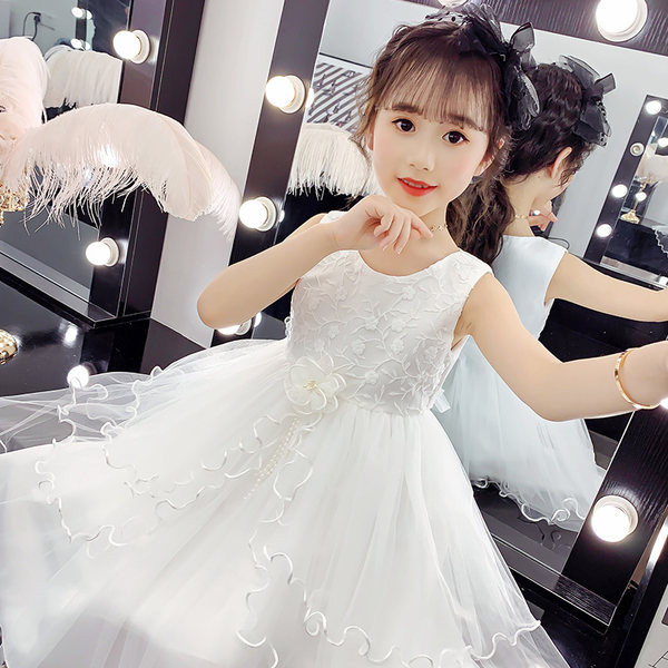 Gyerekruha csipkével és tülllel