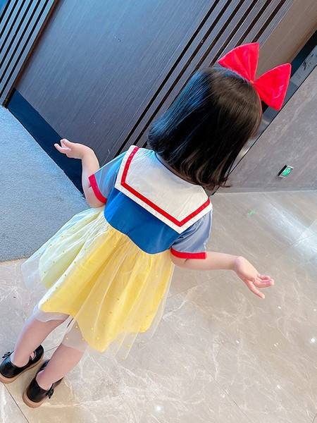 Ležerna haljina za djevojčice s ovalnim izrezom i gumbima