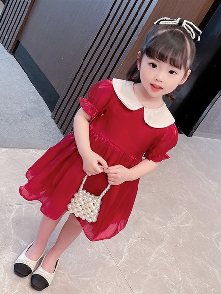 Kaasaegne lipsudega lastekleit - punast värvi