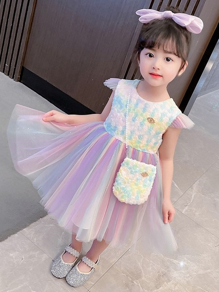 Színes gyerekruha tüll és ovális nyakkivágással