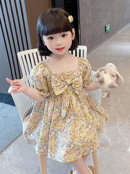 Modern gyerekruha szalaggal és szögletes nyakkivágással