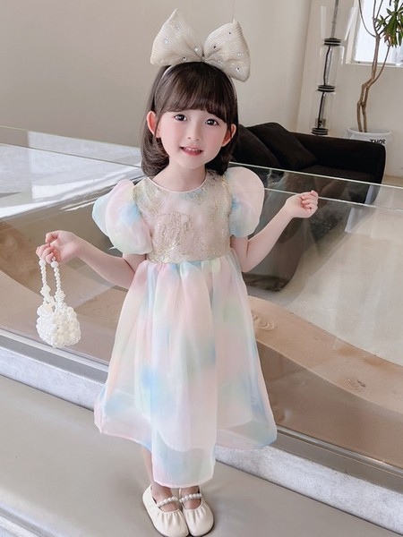 Рокля с къс ръкав за момичета с преливащи се цветове