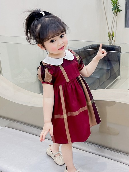 Gyermek szabású ruha rövid ujjal