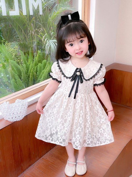 Gyermek csipkeruha új modellje fehér színben