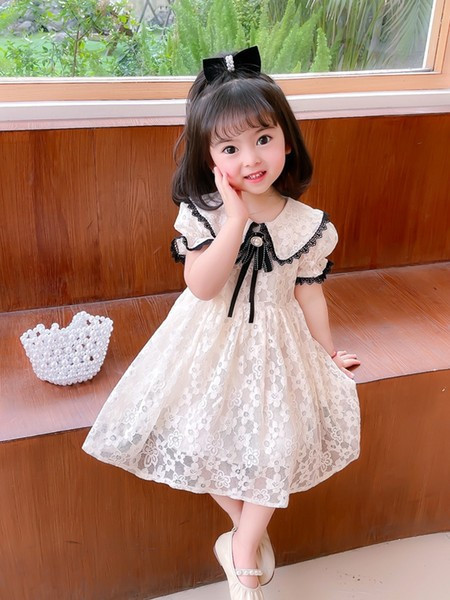 Gyermek csipkeruha új modellje fehér színben