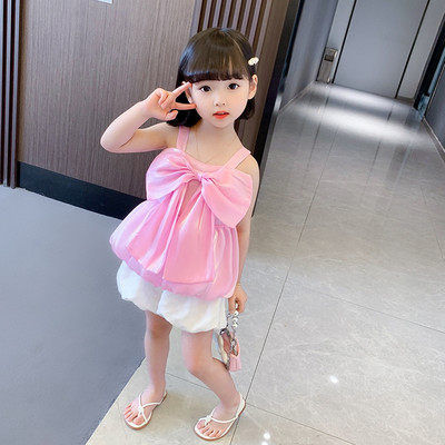 Κομψό φόρεμα με κορδέλα και τιράντες