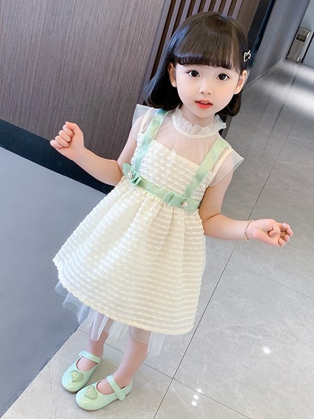 Új modell nyári ruha lányoknak csipkével és gyöngyökkel