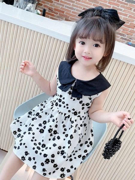 Dječja haljina s okruglim izrezom