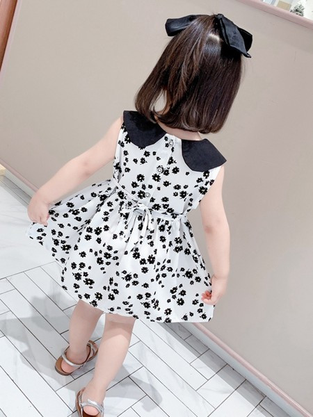 Dječja haljina s okruglim izrezom