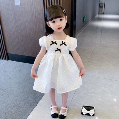 Stiilne paeltega lastekleit