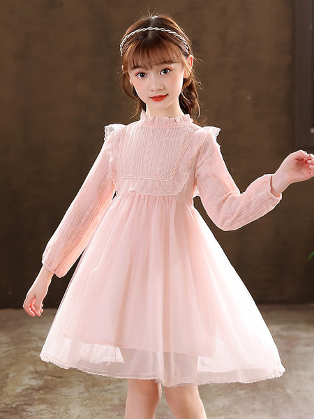 Детска пролетна рокля с бродерия и дълъг ръкав