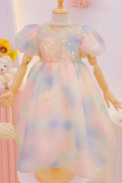 Stílusos gyerekruha rövid ujjal és flitterekkel