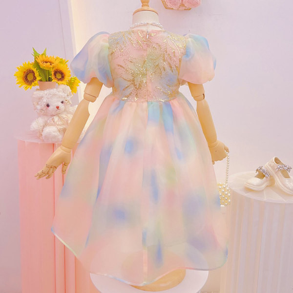 Stílusos gyerekruha rövid ujjal és flitterekkel