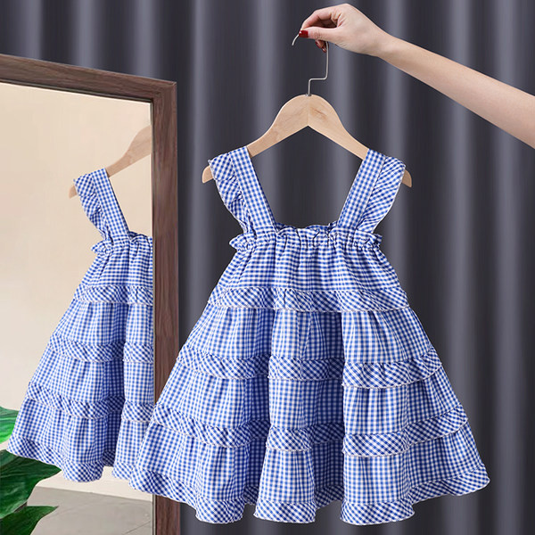 Карирана детска рокля в син цвят подходяща за лятото 