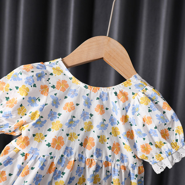 Ljetna haljina s golim leđima i križnim naramenicama