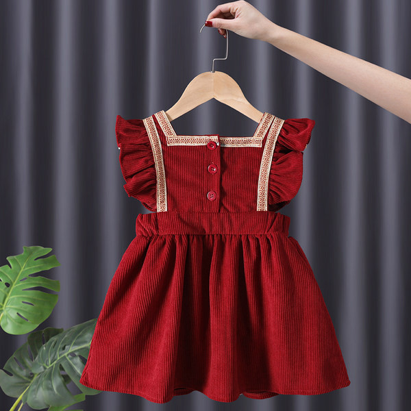 Kaasaegne lokkidega lastekleit - kaks mudelit