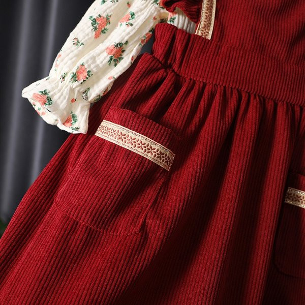 Kaasaegne lokkidega lastekleit - kaks mudelit