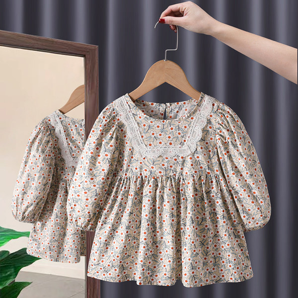 Modern, hosszú ujjú gyerekruha virágos motívumokkal