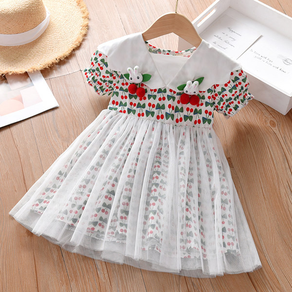 Gyermek ruha modell, tüll és rövid ujjú