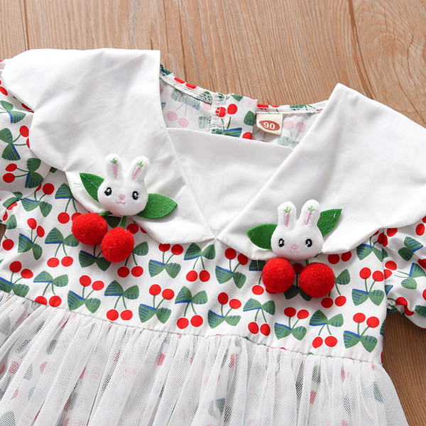 Gyermek ruha modell, tüll és rövid ujjú