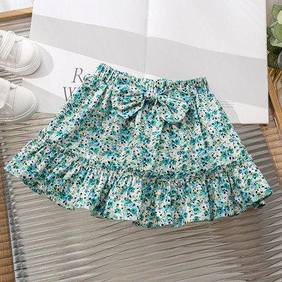 Rövid nyári szoknya szalaggal - vágott modell