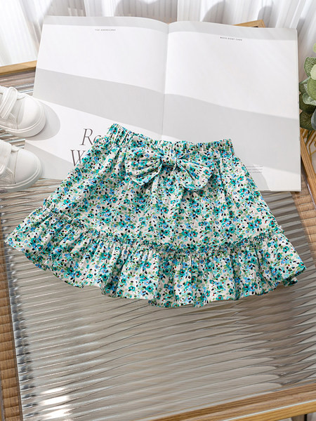 Rövid nyári szoknya szalaggal - vágott modell