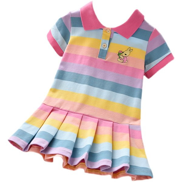 Klassikalise krae ja lühikeste varrukatega laste värviline kleit