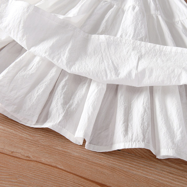 Kivágott modell nyári ruha rövid ujjal