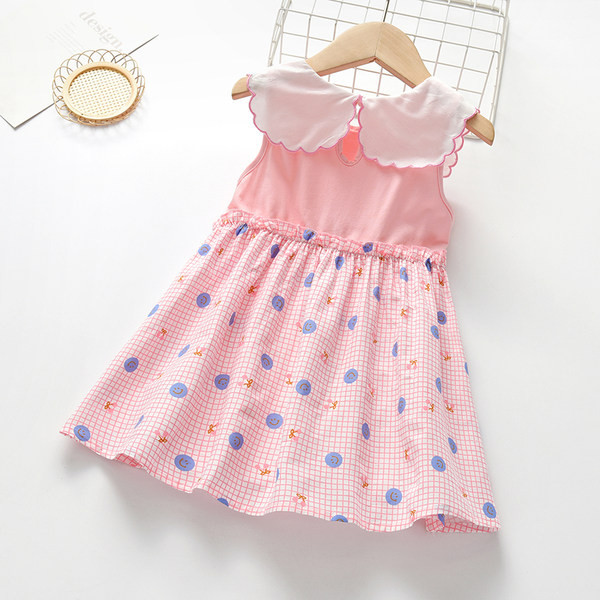 Dječja haljina s ovalnim izrezom i vezom