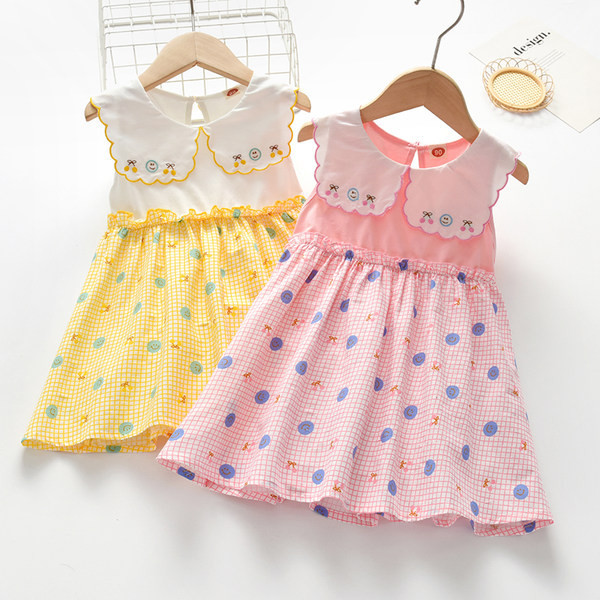 Dječja haljina s ovalnim izrezom i vezom