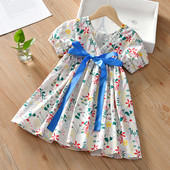 Moodne lillelise mustri ja paelaga lastekleit