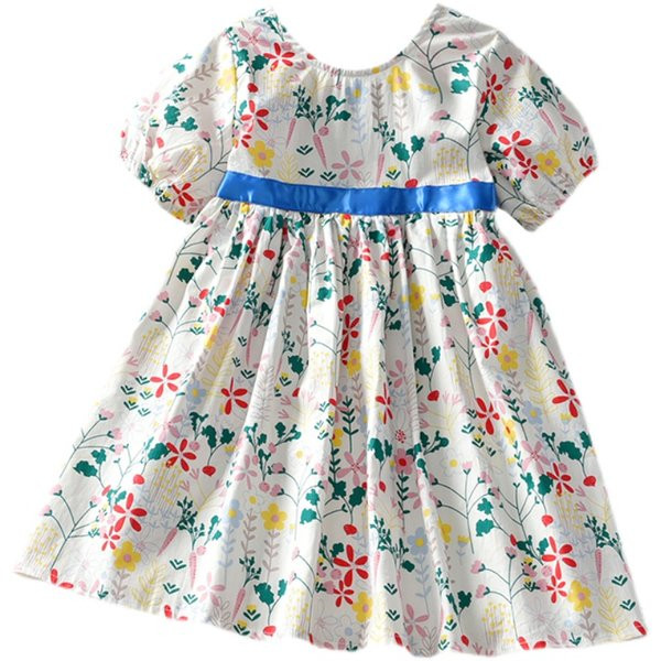 Moodne lillelise mustri ja paelaga lastekleit