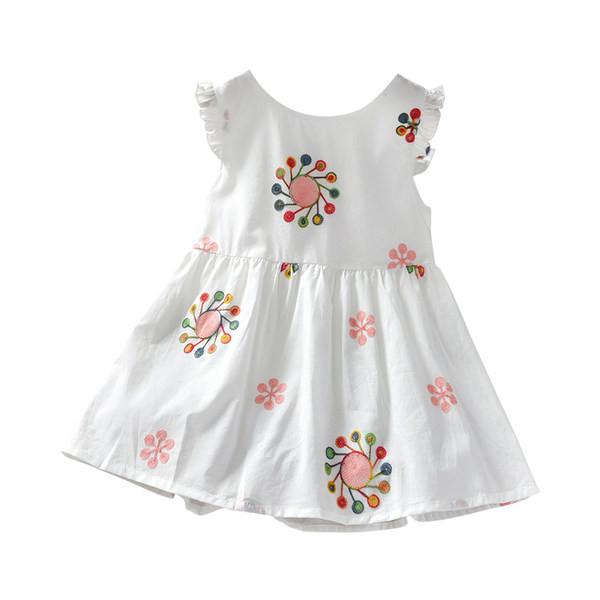 Nyári gyerekruha rátéttel és ovális nyakkivágással