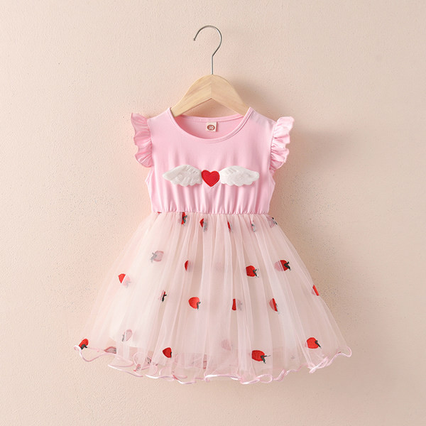 Nyári ruha lányoknak tüll és fürtök