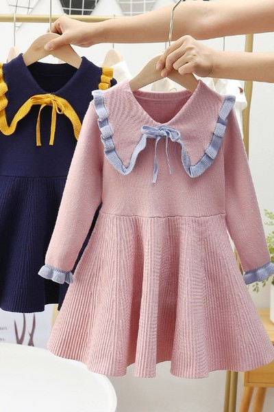 Modern ruha hosszú ujjal