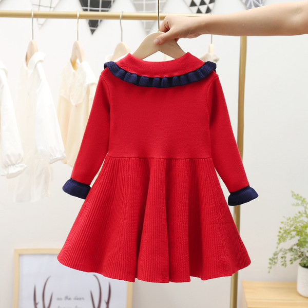 Modern ruha hosszú ujjal