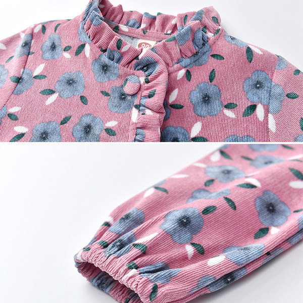 Laste kaasaegne pikkade varrukate ja nööpidega kleit