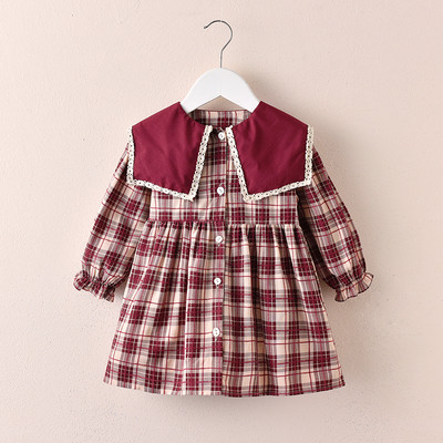 Haljina kariranog kroja s gumbima