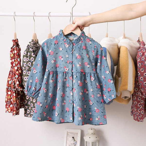 Dječja ležerna haljina s dugim rukavima i gumbima