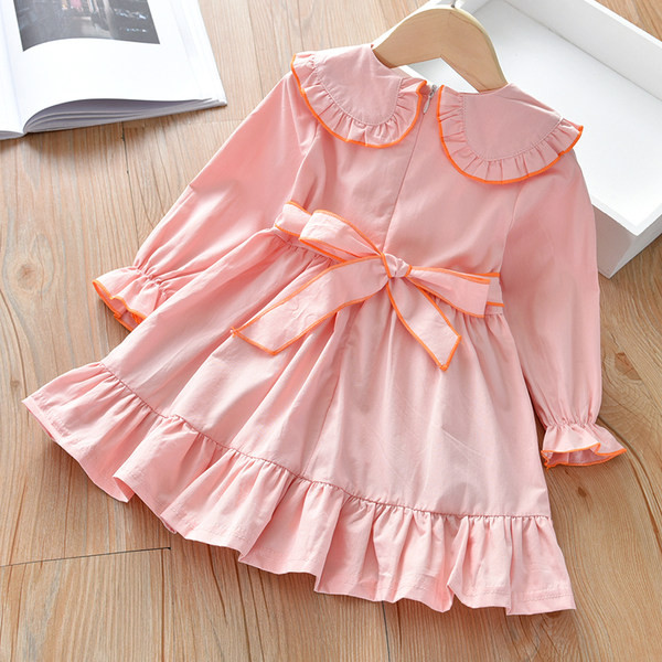 Tavaszi ruha hosszú ujjal és hímzéssel