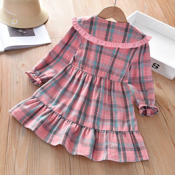 Karirana haljina s okruglim izrezom i gumbima