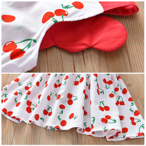 Nyári gyerekruha pántokkal és mintával