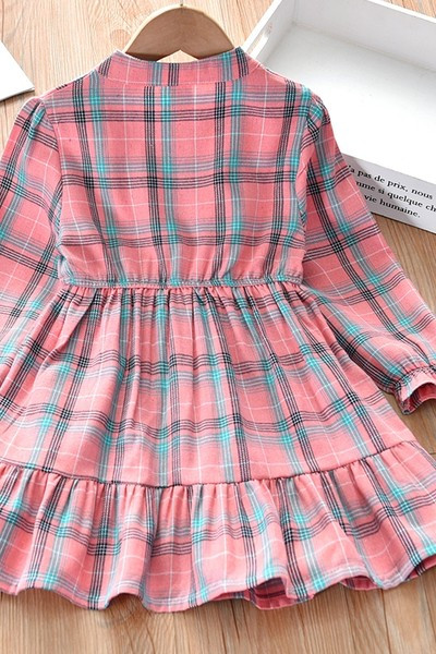 Карирана пролетна рокля за момичета - разкроен модел