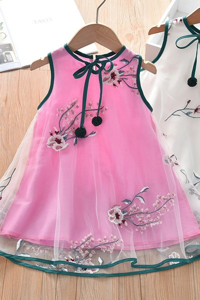 Uus mudel laste lõikega tikandiga kleit