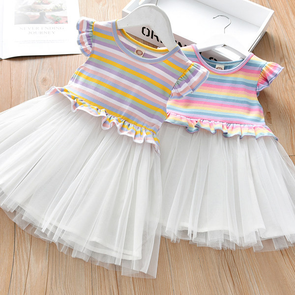 Ljetna haljina na pruge s pečatnim dijelom