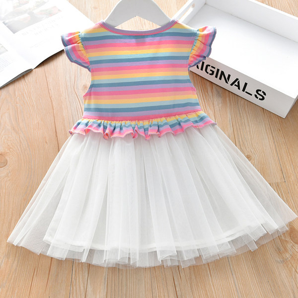 Ljetna haljina na pruge s pečatnim dijelom