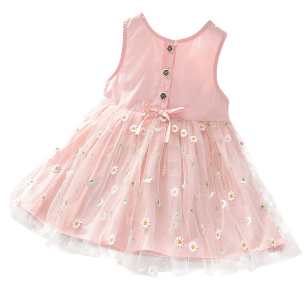 Modern gyerekruha hímzéssel és gombokkal